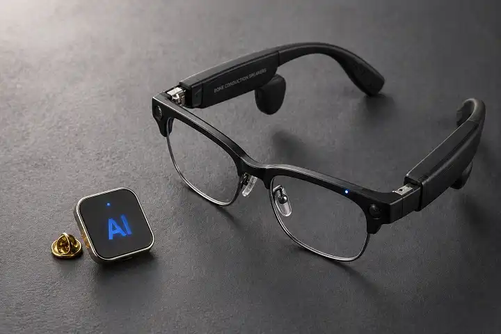 AI pin wearable smart glasses 2026