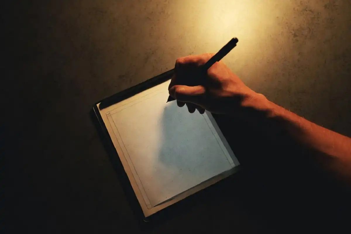 Writing on a digital paper tablet showing natural pen-on-paper feel