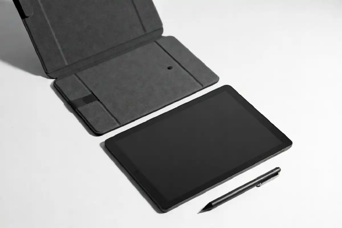 Components of a refurbished reMarkable Paper Pro bundle including the tablet, folio case, and Marker Plus stylus